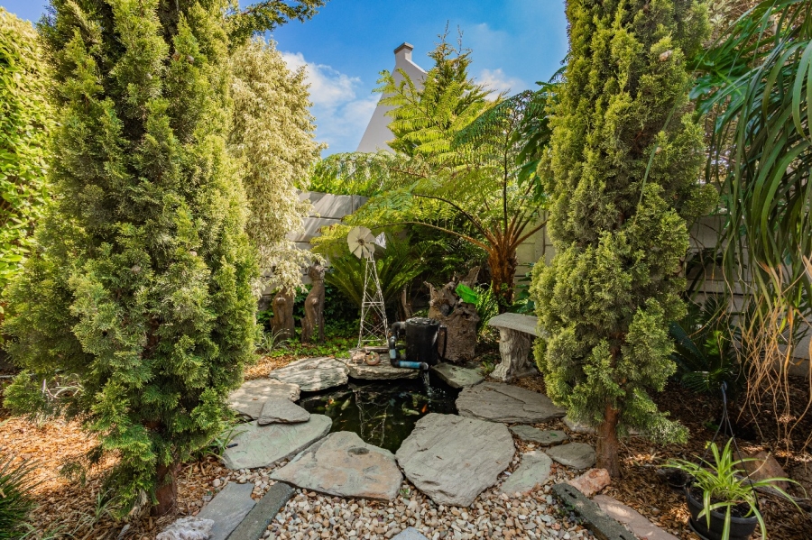 2 Bedroom Property for Sale in Rouxpark Western Cape